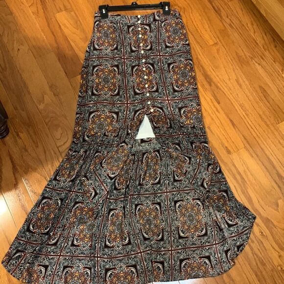 Blue Rain Size Small high/low bottom ruffled skirt crepe like material - Picture 8 of 14